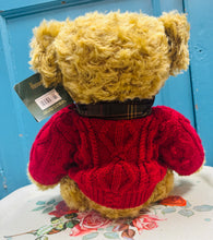 Load image into Gallery viewer, Tedi Nadoligaidd Harrods o 2005 / Harrods Christmas Bear from 2005
