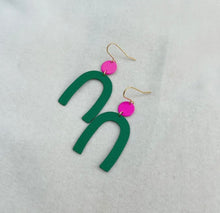 Load image into Gallery viewer, Clustlysau Dolly Jack &amp; Freda / Jack &amp; Freda Dolly Earrings
