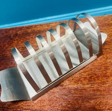 Load image into Gallery viewer, Daliwr tôst Sainless Steel Retro o’r 70au / Retro Stainless Steel Toast Rack  from the 70s
