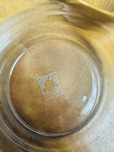 Load image into Gallery viewer, Set o 4 cwpan coffi Retro Almaenig gwydr a pren Teak ar hambwrdd Teak o’r 70au / Retro German 1970s set of 4 glass and Teak wood coffee cups on a Teak tray

