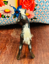 Load image into Gallery viewer, Bambi Kitsch metel Vintage prin o’r 50au / Vintage Kitsch rare metal bambi from the 50s
