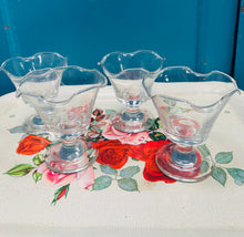 Load image into Gallery viewer, Set o 4 powlen wydr fluted Vintage / Set of 4 Vintage fluted glass bowls
