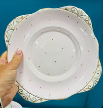 Load image into Gallery viewer, Plat brechdanau bone china Dakin Vintage pinc golau a polca dot piws / Vintage pale pink and purple polka dot Dakin bone china sandwich plate

