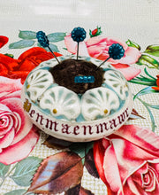 Load image into Gallery viewer, Pin cushion ‘A Present from Penmaenmawr’ ceramig Hynafol / Antique ‘A Present from Penmaenmawr’ ceramic pin cushion
