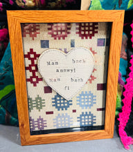 Load image into Gallery viewer, Ffrâm ‘Mam bach annwyl, Mam bach fi’ / ‘Mam bach annwyl, Mam bach fi’ frame
