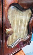 Load image into Gallery viewer, Cwpwrdd cornel bychan Hynafol Fictorianaidd i gadw moddion / cyfrinachau gyda’r gwydr bevelled a’r defnydd melfed gwreiddiol / Antique Victorian small corner cupboard to keep your medicine / secrets with the original bevelled glass and velvet fabric
