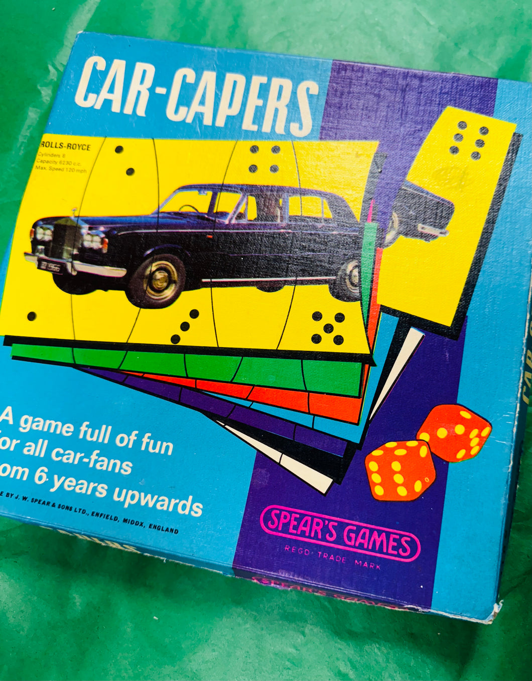 Gêm ‘Car-Capers’ Retro o 1971 / Retro ‘Car-Capers’ game from 1971