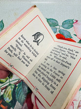 Load image into Gallery viewer, Llyfr bychan, bach ‘Eeyore Loses a Tail’ o 1973 / Tiny, tiny ‘Eeyore Loses a Tail’ book from 1973
