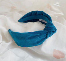 Load image into Gallery viewer, Band gwallt melfed moethus teal / Teal luxury velvet headband
