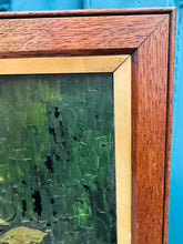 Load image into Gallery viewer, Darlun olew rhosod gan artist Hilda Wilkin mewn ffrâm dderw Vintage / Vintage framed roses oil painting by artist Hilda Wilkin
