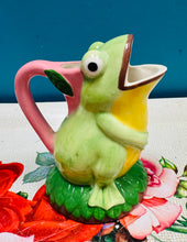 Load image into Gallery viewer, Jwg llefrith siâp llyfant / Frog shaped milk jug
