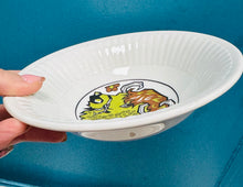 Load image into Gallery viewer, Powleni Retro prin Beefeater dyluniau Tarw o’r 70au / Retro rare Beefeater 1970s bull design bowls
