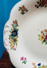 Load image into Gallery viewer, Plat gweini Wedgwood Vintage / Vintage Wedgwood serving plate
