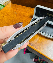 Load image into Gallery viewer, Hohner Special 20 G Harmonica yn ei gês gwreiddiol / Harmonica Hohner Special 20 G in its original case
