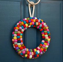 Load image into Gallery viewer, Wreath ffelt amryliw / Multicoloured felt wreath
