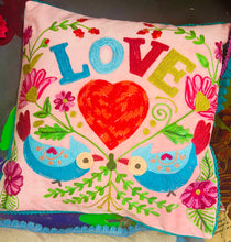 Load image into Gallery viewer, Clustog felfed pinc ‘Love’ wedi ei frodio â llaw  / Pink velvet ‘Love’ hand embroidered cushion
