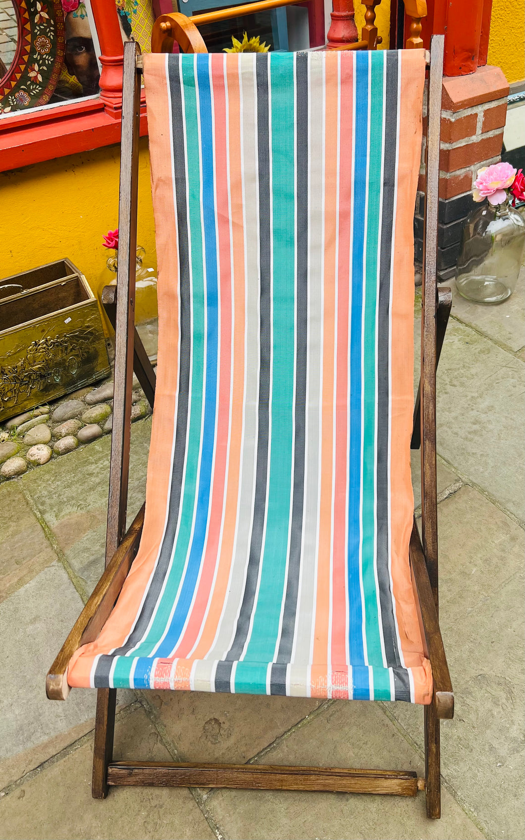 ‘Deckchair’ Vintage gyda defnydd streipiog / Vintage striped fabric deckchair