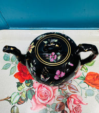 Load image into Gallery viewer, Tebot Fictoraidd Hynafol Ridgway Ebony Jetware du gan Dudson Jackfield / Victorian Antique Ridgway Black Ebony Jetware Teapot by Dudson Jackfield
