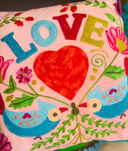 Load image into Gallery viewer, Clustog felfed pinc ‘Love’ wedi ei frodio â llaw  / Pink velvet ‘Love’ hand embroidered cushion
