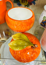Load image into Gallery viewer, Pot sersmig siâp oren / Orange shaped ceramic pot
