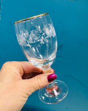 Load image into Gallery viewer, 5 gwydryn gwin bach / sherry / port Vintage / 5 Vintage small wine / sherry /port glasses
