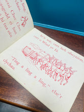 Load image into Gallery viewer, Llyfr plant ‘Betsi Clwc Clwc a’r Nadolig’ o 1960 / ‘Betsi Clwc Clwc a’r Nadolig’ children’s book from 1960
