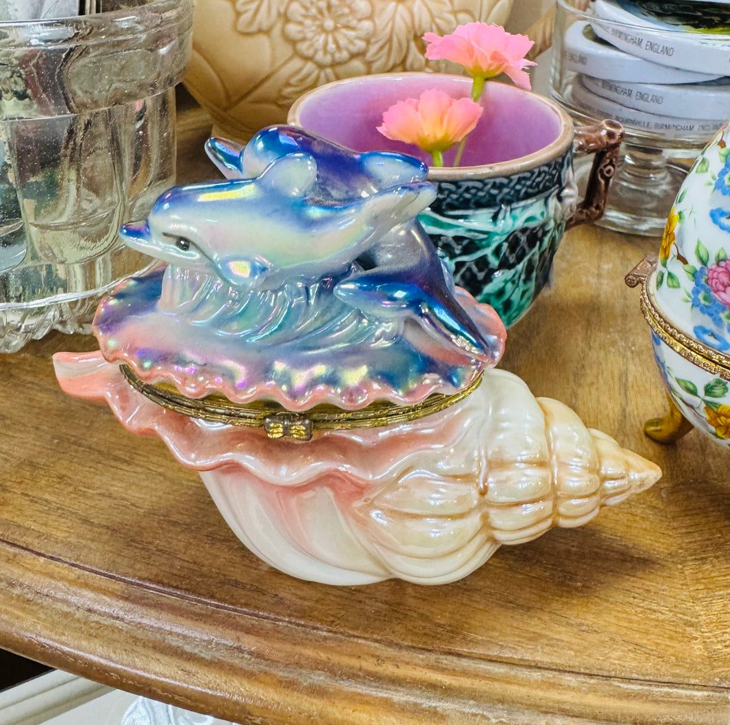 Trinket box Vintage Kitsch Lustreware cragen a dolffiniaid / Vintage Kitsch Lustreware shell and dolphins trinket box