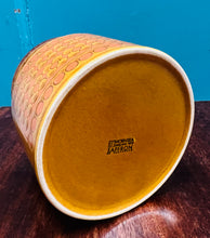 Load image into Gallery viewer, Jar bychan plaen Hornsea Saffron Vintage Retro o’r 70au Vintage Retro small plain Hornsea Saffron jar from the 70s
