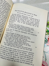 Load image into Gallery viewer, Llyfr ‘Keats Poetry and Prose’ gyda traethodau gan Charles Lamb, Leigh Hunt, Robert Bridges ac Eraill o 1931 / Keats Poetry and Prose, with Essays by Charles Lamb, Leigh Hunt, Robert Bridges and Others from 1931
