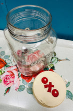 Load image into Gallery viewer, Jar wydr fawr OXO cube o ganol yganrif ddiwethaf / Mid Century large OXO cube glass jar
