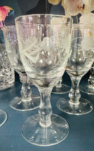 Load image into Gallery viewer, Set o 6 wydrau sherry Vintage wedi eu ysgythru / Set of 6 of Vintage etched sherry glasses
