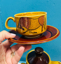 Load image into Gallery viewer, Set coffi Retro Royal Worcester Palissy Taurus from the 70s / Retro Royal Worcester Palissy Taurus coffee set from the 70s
