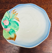 Load image into Gallery viewer, Plat bychan ‘Water Lilly’ Clarice Cliff Vintage prin wedi ei beintio â llaw yn y 40au / Rare Vintage handpainted Clarice Cliff ‘Water Lilly’ small plate from the 40s
