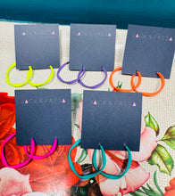 Load image into Gallery viewer, Hoops Troellog Jack &amp; Freda / Jack &amp; Freda Twisty Hoops
