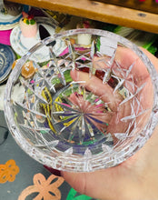Load image into Gallery viewer, Powlen wydr crisial Vintage bychan / Small Vintage crystal glass bowl
