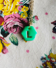 Load image into Gallery viewer, Mwclis Hexagon L aur / Hexagon gold L necklace
