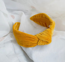 Load image into Gallery viewer, Band gwallt melfed moethus mwstard / Mustard luxury velvet headband
