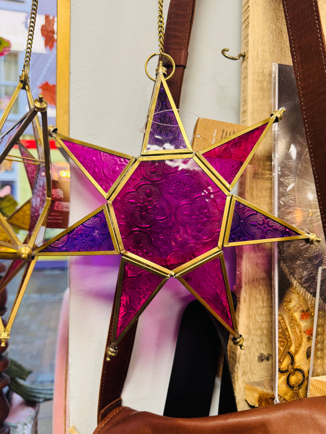 Lantern gwydr piws steil Moroccan siâp seren / Moroccan style star shaped purple glass lantern