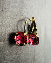 Load image into Gallery viewer, Clustlysau drop Crisial Pinc rhosyn / Rose pink Crystal drop Earrings
