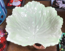 Load image into Gallery viewer, Plât/Dysgl Weini Cynllun Deilen Vintage Carlton Ware / Vintage Carlton Ware Leaf design Serving Dish/Plate
