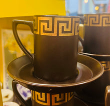 Load image into Gallery viewer, Set coffi Retro brown 6 cwpan a soser, powlen siwgr a jwg lefrith ‘Greek Key’ Portmeirion o’r 60au / Retro Portmeirion ‘Greek Key’ coffee set of 6 brown cup and saucers, sugar bowl and milk jug from the 60s
