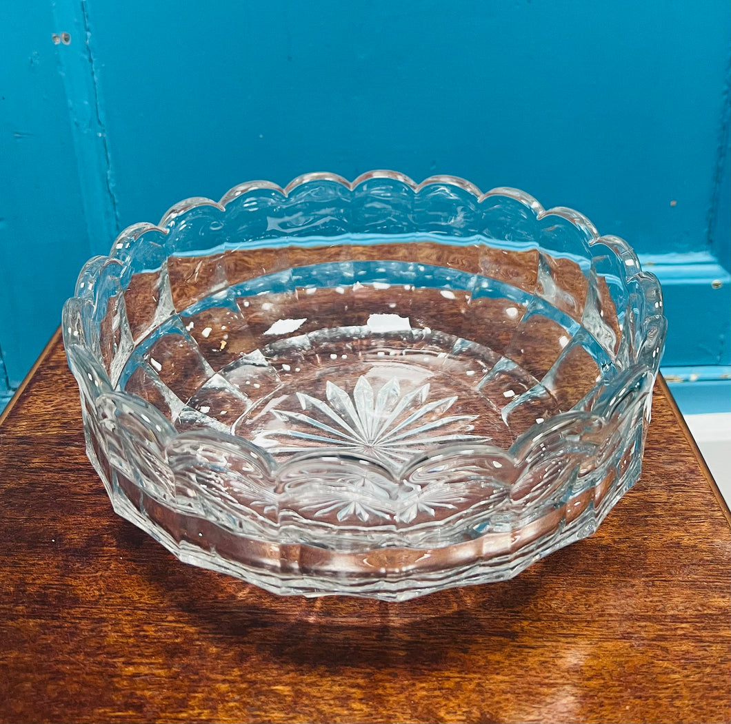 Bowlen Treiffl Wydr trwm Vintage / Vintage heavy Glass Trifle Bowl