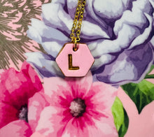 Load image into Gallery viewer, Mwclis Hexagon L aur / Hexagon gold L necklace
