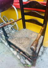 Load image into Gallery viewer, Cadair Bren a ‘Rush’ Plentyn Bach Vintage o’r oes Edwardaidd / Edwardian Vintage Wooden and Rush Child’s Nursery Chair
