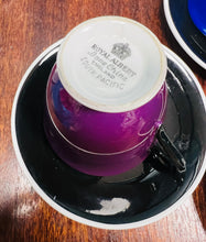 Load image into Gallery viewer, Cwpan biws South Pacific Royal Albert Hynafol a soser ddu o ganol y ganrif ddiwethaf / Antique Mid Century purple South Pacific Royal Albert purple cup and black saucer
