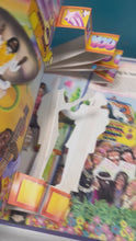 Load and play video in Gallery viewer, Llyfr Pop-Up Y Bratles o 1985 / The Beatles Pop-Up book from 1985
