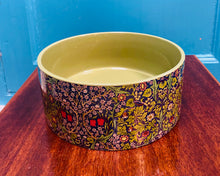 Load image into Gallery viewer, Powlen ci seramig mawr print William Morris / Large William Morris print ceramic dog bowl
