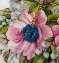 Load image into Gallery viewer, Mwclis Hexagon Ff aur / Hexagon gold Ff necklace
