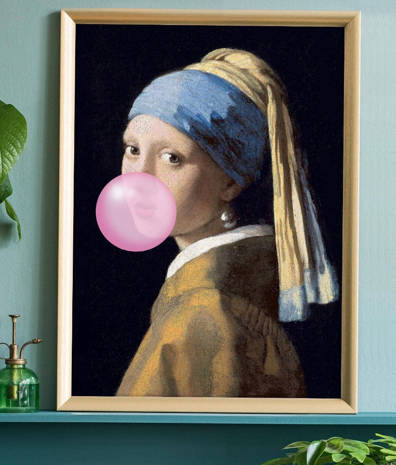 Print ‘Y ferch yn chwthu bubble gum’ / ‘The girl blowing a bubble gum’ print