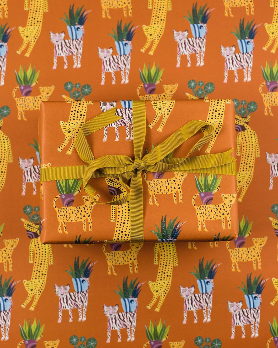 Papur Lapio Oren Anifeiliaid  / Orange Animal Wrapping Paper